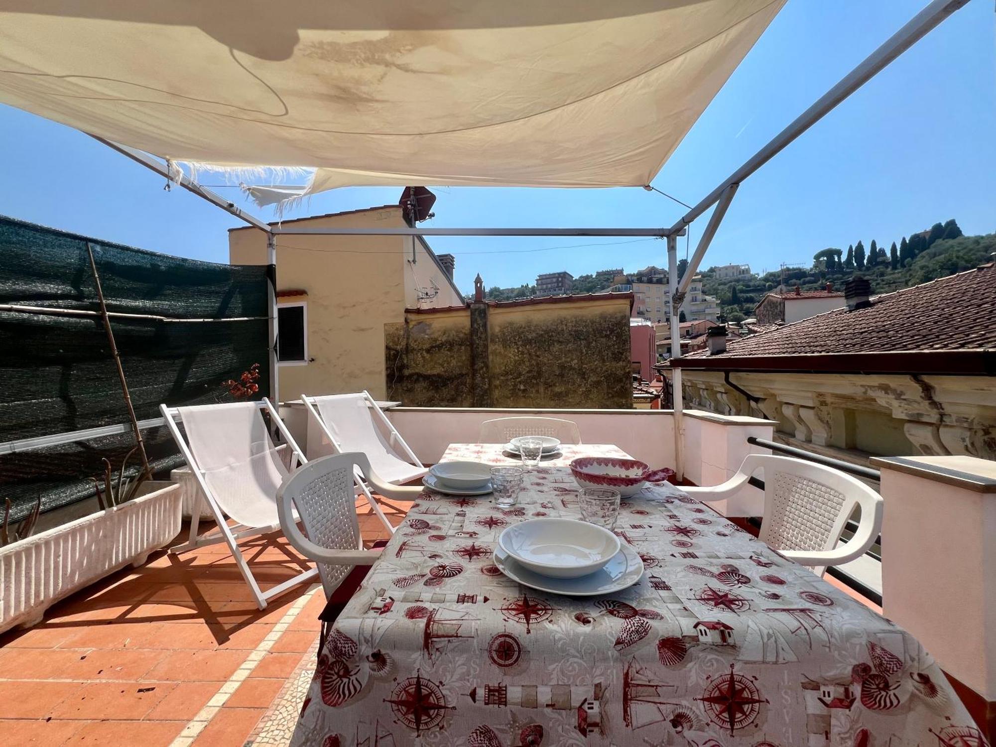 Апартаменты Terrazza Del Centro Леричи Экстерьер фото